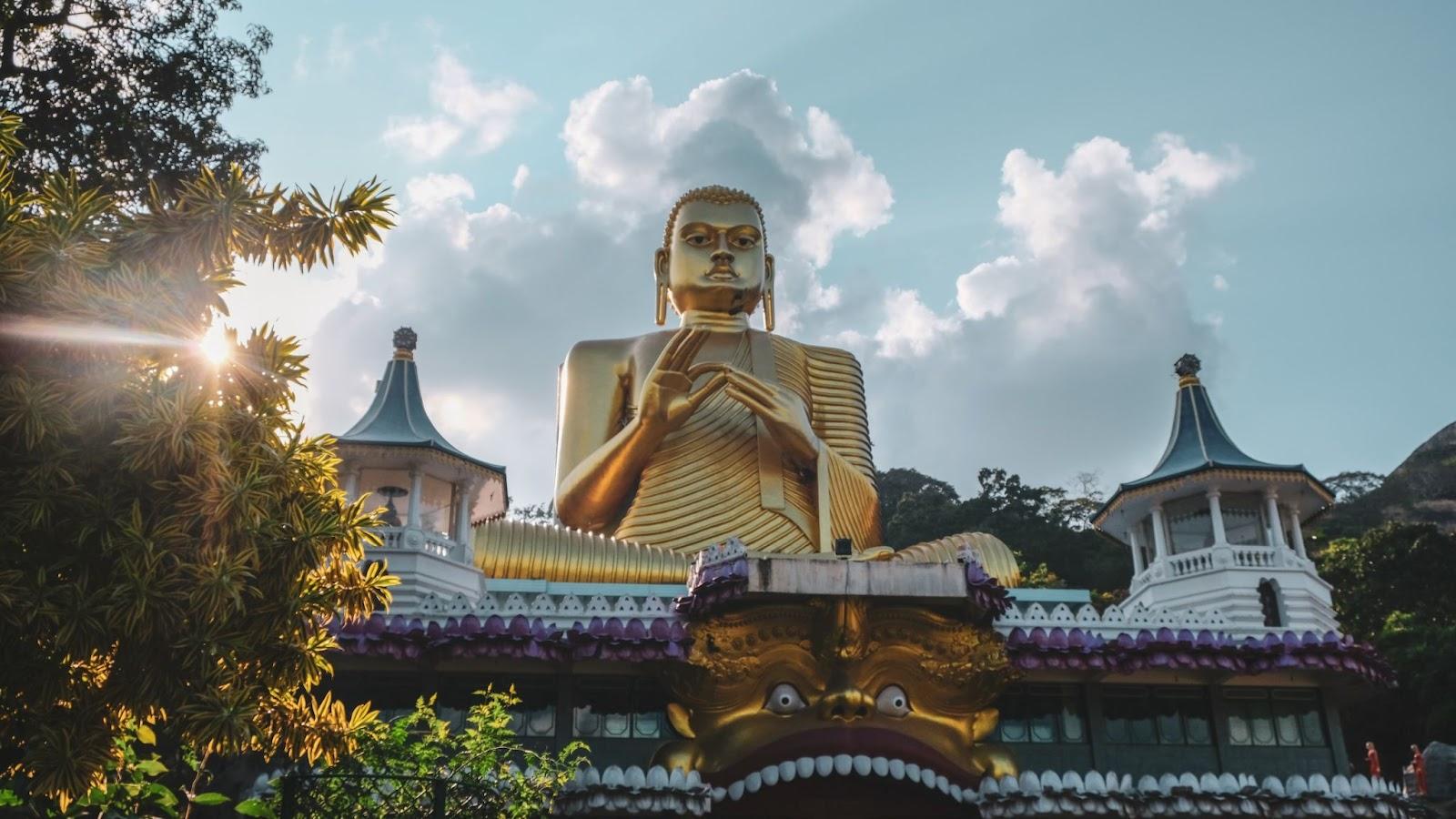 Dambulla Royal Cave Temple and Golden Temple