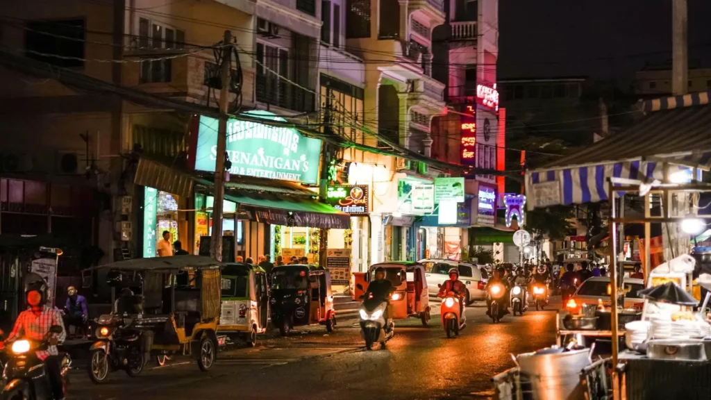 Night markets on the streets of Phnom Penh, capital of Cambodia.