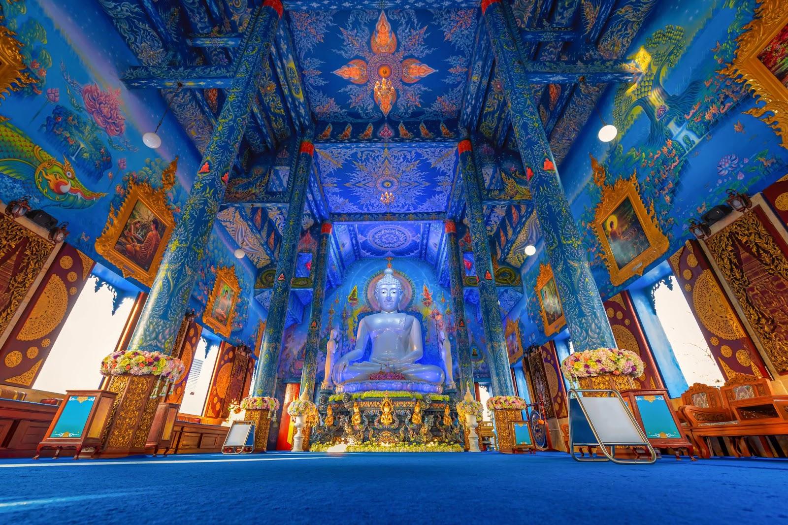 Blue Temple is a beautiful Buddhist temple with the unity of colour and Thai contemporary style at Rim Kok district in Thailand.