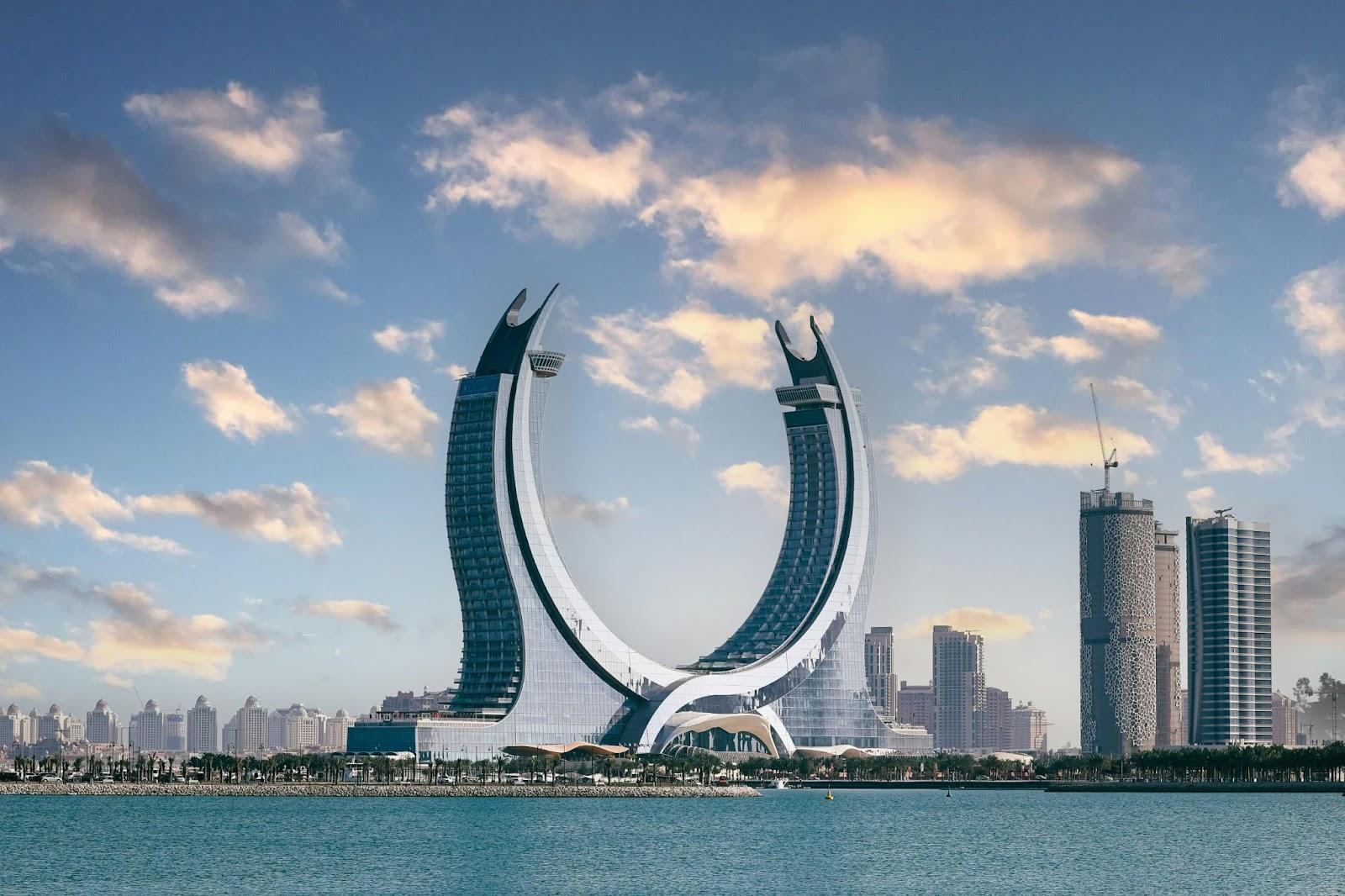Crescent tower in Qatar