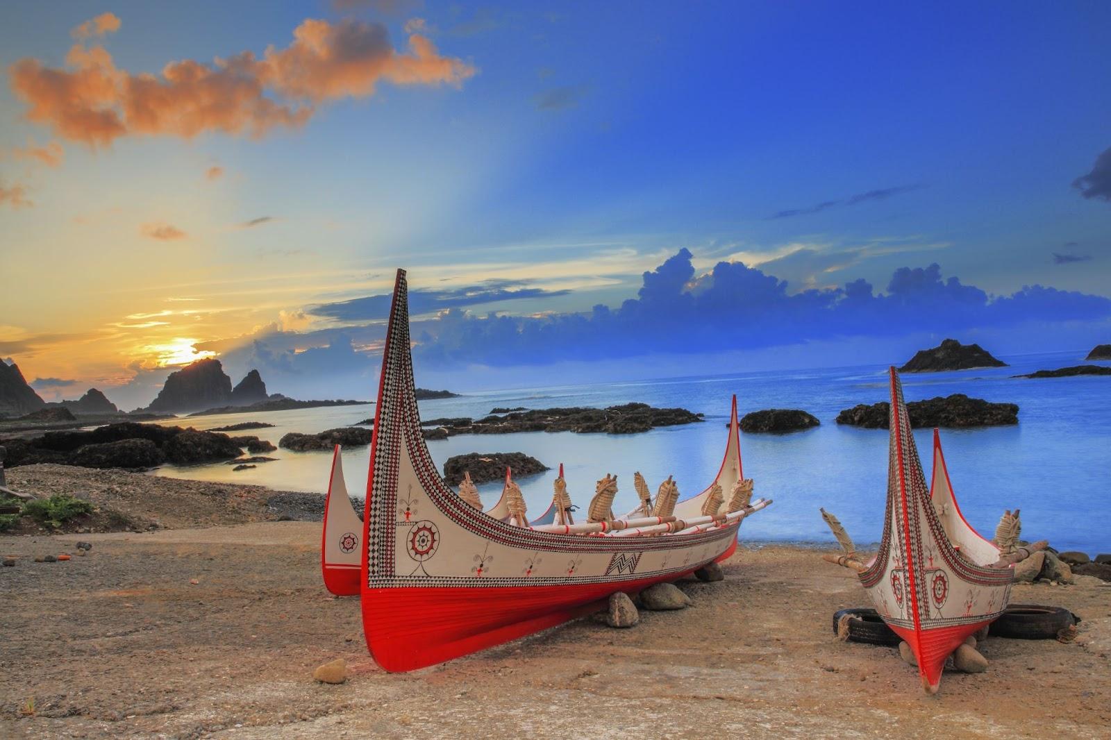 boats on Lanyu Island