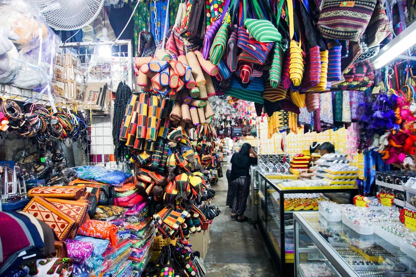 Scene at Handicraft market or well known as Filipino Market. A very popular market to buy Sabah's Pearls and souvenirs.