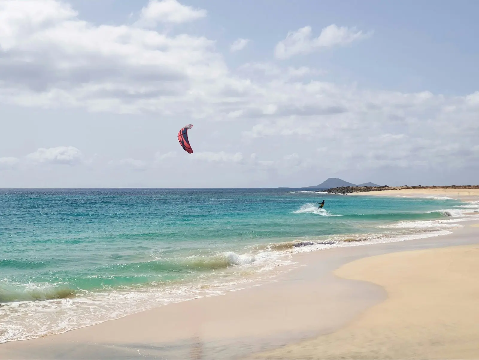 Kitesurfer Cape Verde ilsand of Sal