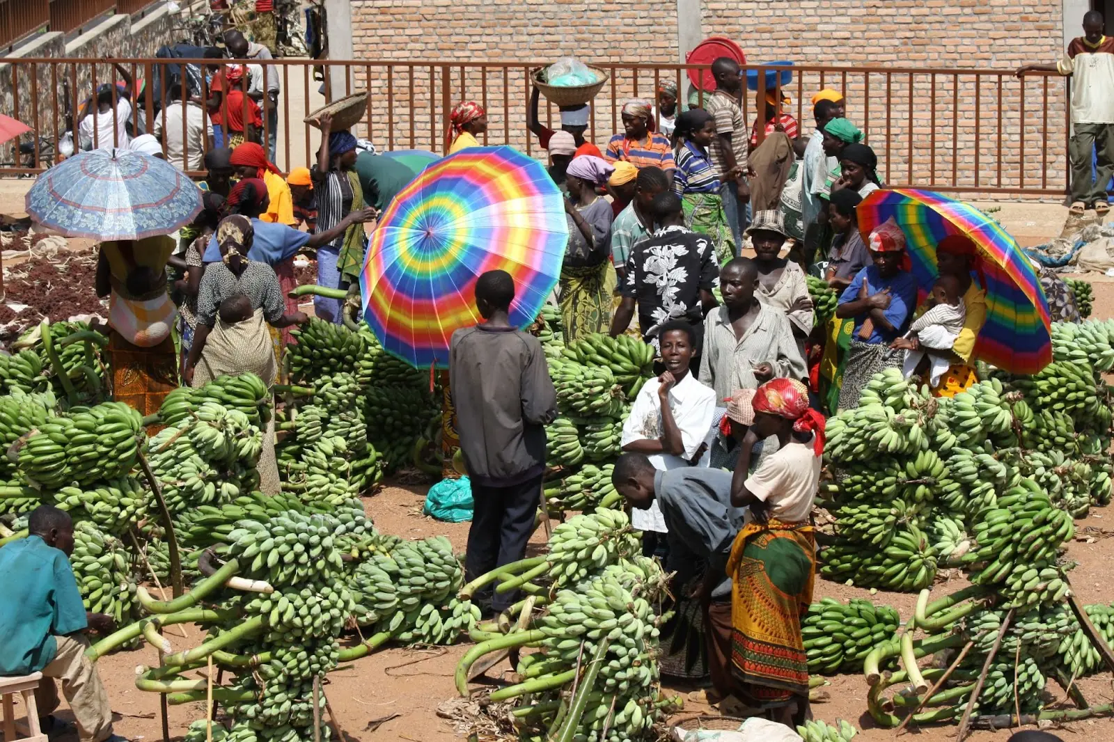 Burundian people at the market